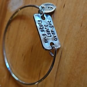 My story isn't over metal bracelet